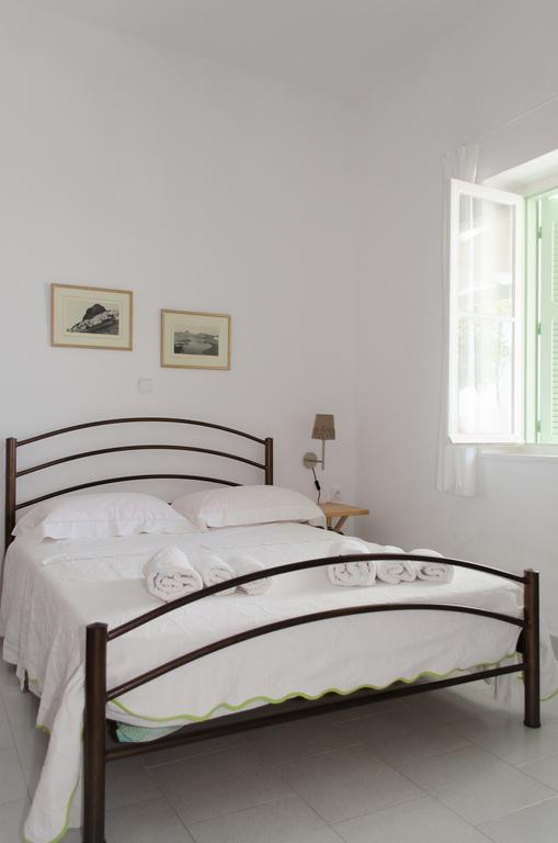 Georgias House Skyros Quarto foto